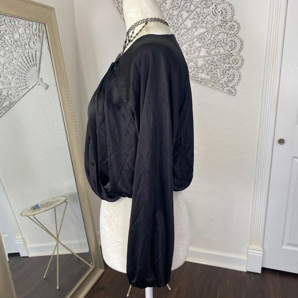Vintage Made in USA Whimsygoth Vampy Boho Flowy Black Satin Crop Top Blouse S - Picture 4 of 8